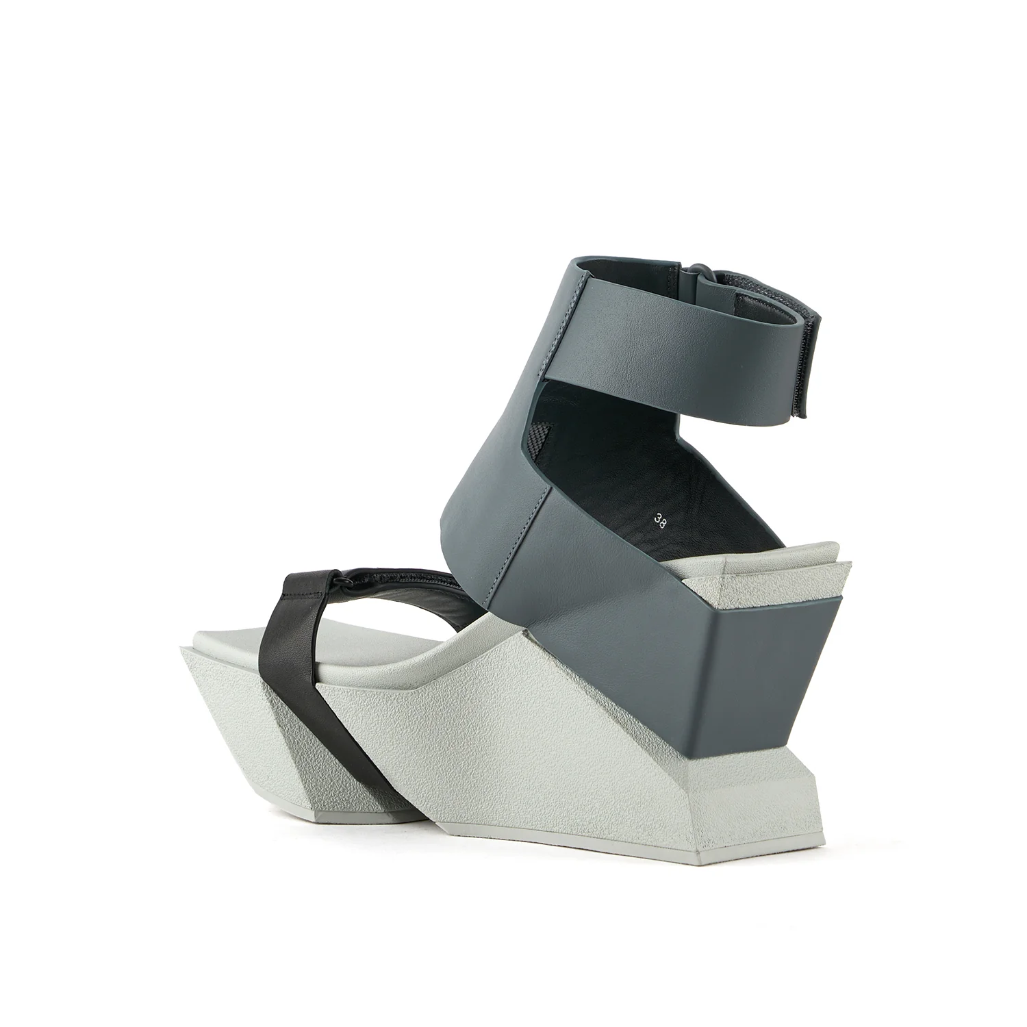 Brutt A - Image 4